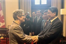 越南国会副主席阮德海和加拿大参议长雷蒙德·加涅。