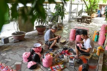 中秋节传统玩具工艺村气氛非凡【组图】