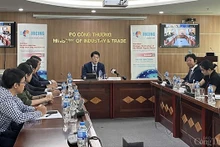 经销商和国际采购商对接座谈场景。（图片来源：工贸报）