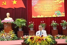 越南国会主席走访慰问芹苴市优抚家庭【组图】