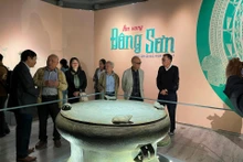 “东山回响” 的专题展一角。