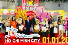 胡志明市新年伊始迎来“冲喜”的首批旅游团。