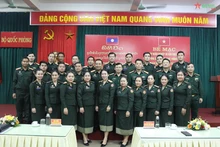 各代表合影。（图片来源：《人民军队报》）