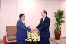 胡志明市委副书记阮胡海会见秘鲁共产党（团结）国际关系书记希尔德布兰多·卡瓦纳·塞戈维亚。