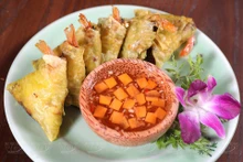 菱角虾炸春卷成品。（图片来源：越南画报）