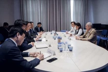 工作会谈全景。（图片来源：越通社）