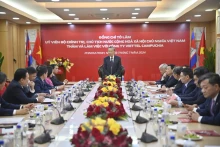 越南国家主席苏林与Metfone公司领导代表举行工作会议。