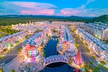 附图：坚江省富国岛一角。