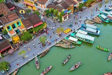 广南省会安古镇迎接数万人次游客前来参观旅游。