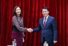 越南公安部部长梁三光上将会见联合国驻越南协调员宝琳·塔梅西斯。(图片来源:越通社)
