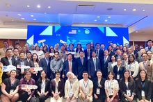 来自东盟10国和东帝汶的900多名候选人中选出的70多名年龄在22至35岁之间的青年领袖参加了研讨会。