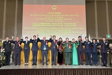 与会代表合影。