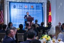 范明正总理与美国领先企业代表进行交流。（图片来源：VGP）