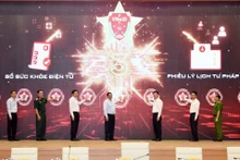 范明正总理出席电子病历和通过VneID应用程序发放无犯罪记录证明会议【组图】