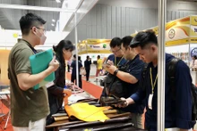 系列皮革与鞋业展会的展位。