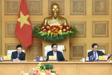 范明正总理主持会议。