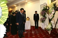胡志明市领导吊唁原中共中央总书记江泽民逝世。（图片来源：越通社）