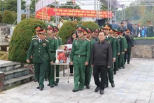 在老牺牲的越南志愿军烈士安葬仪式在在宗犒烈士陵园举行。（图片来源：越通社）