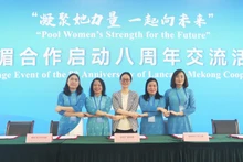越南高平、广宁、谅山、河江四省妇女联合会与中国广西妇女联合会合作备忘录签署仪式。