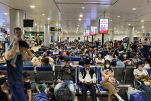 腊月二十八：预计内排和新山一国际机场旅客吞吐量将达20.5万人次。