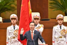 越南国家主席武文赏宣誓就职【组图】