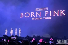 Blackpink乐队在美亭体育场举行演唱会。