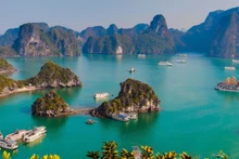 下龙湾。