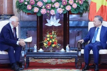 越南国家主席苏林会见欧盟委员会副主席博雷利。