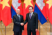 越南国会主席陈青敏会见柬埔寨国王诺罗敦·西哈莫尼【组图】