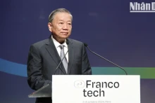 苏林总书记、国家主席在法语国家创新企业论坛上发表讲话。