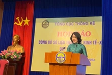 越南计划投资部统计总局局长阮氏香发表讲话。（图片来源：VGP）