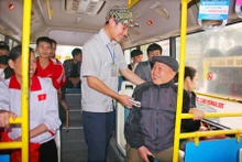 着力提升公交车服务质量。