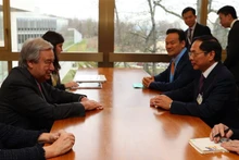 裴青山部长会见联合国秘书长安东尼奥·古特雷斯。(图片来源:越通社)