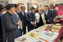 越共中央宣教部代表团出席在法国越南文化中心举行的法国越南文化日活动。