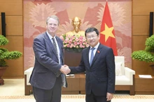 越南国会对外委员会主任武海会见大不列颠及北爱尔兰联合王国苏格兰事务大臣阿利斯特·杰克。（图片来源：越通社）