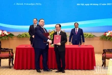 关于在白俄罗斯境内正式传播越南国家标准的合作协议签署仪式。