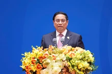 范明正总理在大湄公河次区域经济合作第八次领导人会议上发表演讲。（图片来源：VGP）