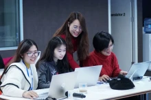 提高年轻女性创业数字技能。