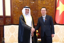 越南国家主席武文赏接受卡塔尔驻越大使哈立德·阿里·阿卜杜拉·阿贝尔的国书。