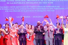 越南国会主席王廷惠同古巴国会出席艺术表演活动【组图】