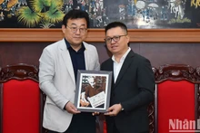 《人民报》社总编辑黎国明会见韩国记者协会会长朴钟贤【组图】