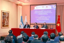 越南国会主席王廷惠在阿根廷首都布宜诺斯艾利斯出席各项重要政治和经济活动【组图】