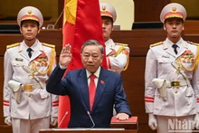 越南国家主席苏林宣誓就职【组图】