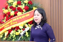 越南国家副主席武氏映春发表讲话。（图片来源：越通社）