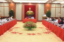 越共中央总书记苏林同越共十四大经济社会小组举行工作会议【组图】