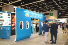 越南国家航空公司的展位。（图片来源：越通社）