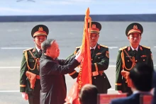 苏林总书记向胡志明市党部、政府和人民授予“劳动英雄”称号【组图】