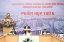 越南政府总理范明正主持召开交通运输部门国家重点工程和项目国家指委会会议。（图片来源：VGP）