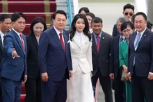 韩国总统尹锡悦抵达河内，开始对越南进行访问。