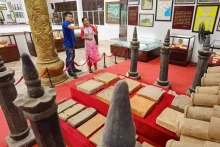 丁朝佛经柱集，年代：10世纪，目前保存在宁平省博物馆。（图片来源：越通社）
